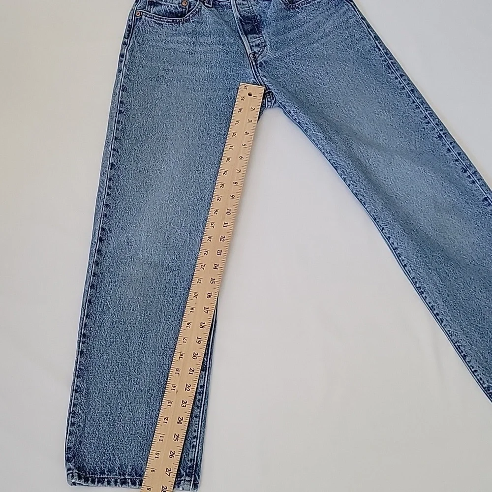 Levi's 501 Womens Jeans 26 Waist 30 Length Leather Patch Big L Tag 100% cotton - Picture 9 of 11
